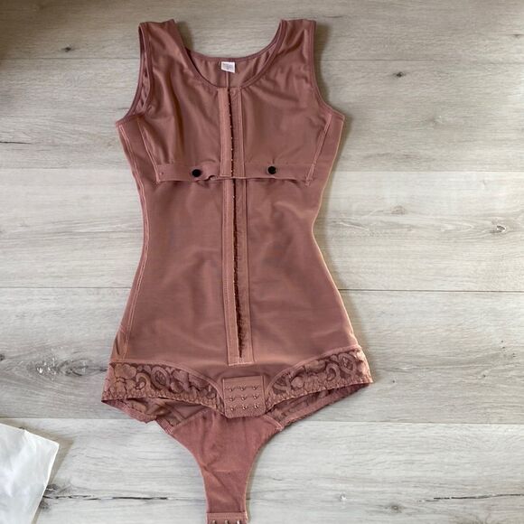 JOSHINE Butt Lifter Girdle w/ snaps & hooks Rosy Brown M NWT in pkg - Picture 3 of 8